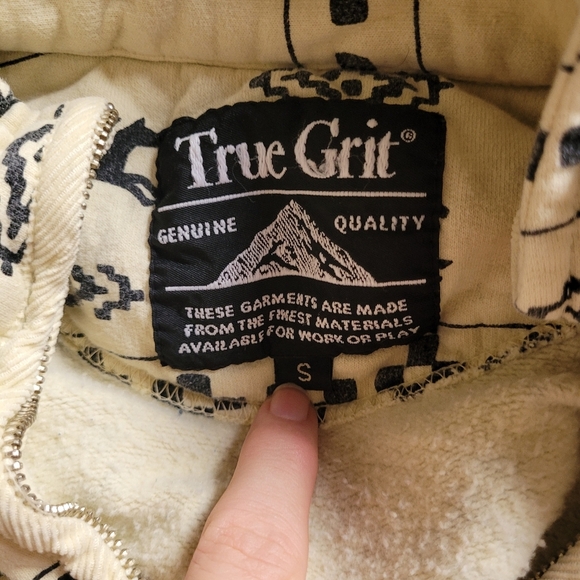 True Grit Cream and Black Southwest Print Vest - Picture 2 of 5